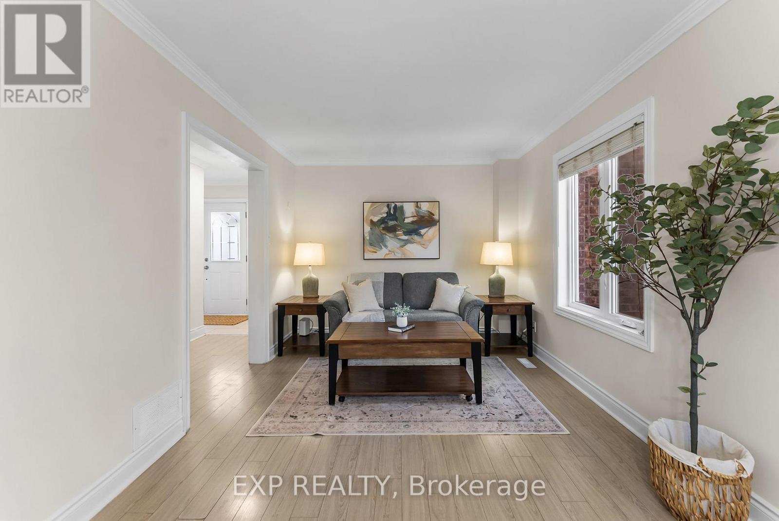 19 Natanya Boulevard, Georgina, Ontario  L4P 3R6 - Photo 6 - N12989390