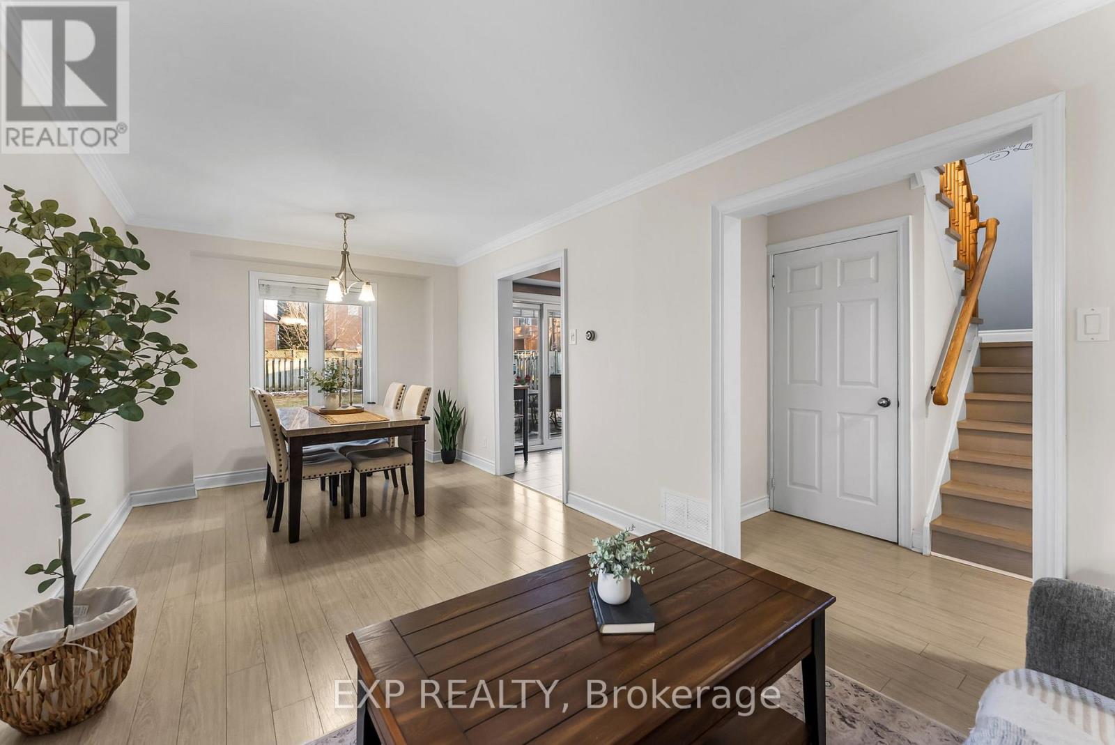 19 Natanya Boulevard, Georgina, Ontario  L4P 3R6 - Photo 7 - N12989390