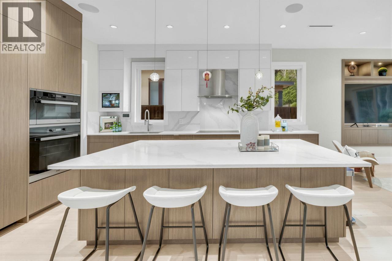 31 Glenmore Drive, West Vancouver, British Columbia  V7S 1A5 - Photo 2 - R3106609