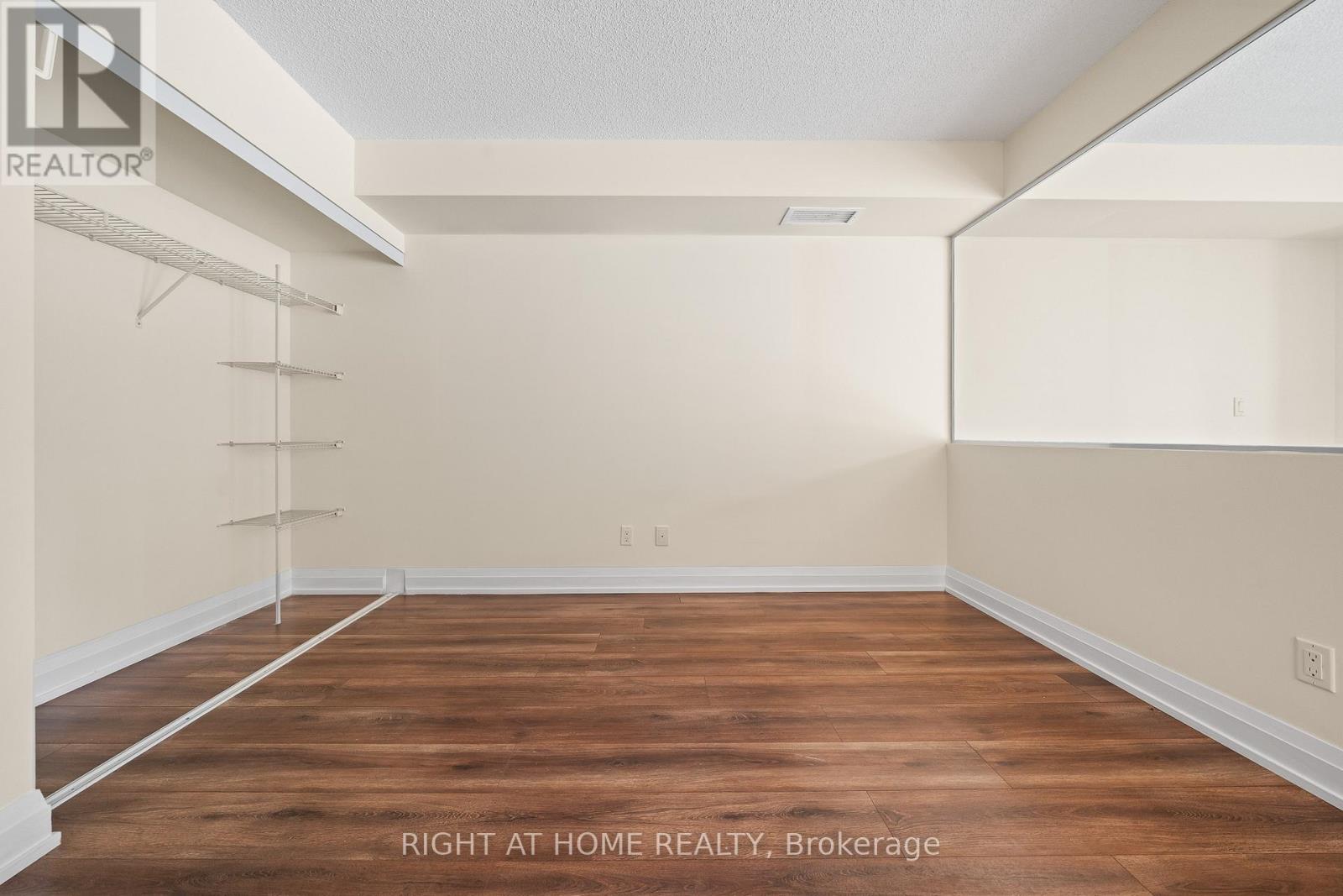 203w - 565 Wilson Avenue, Toronto, Ontario  M3H 5Y6 - Photo 21 - C12811594