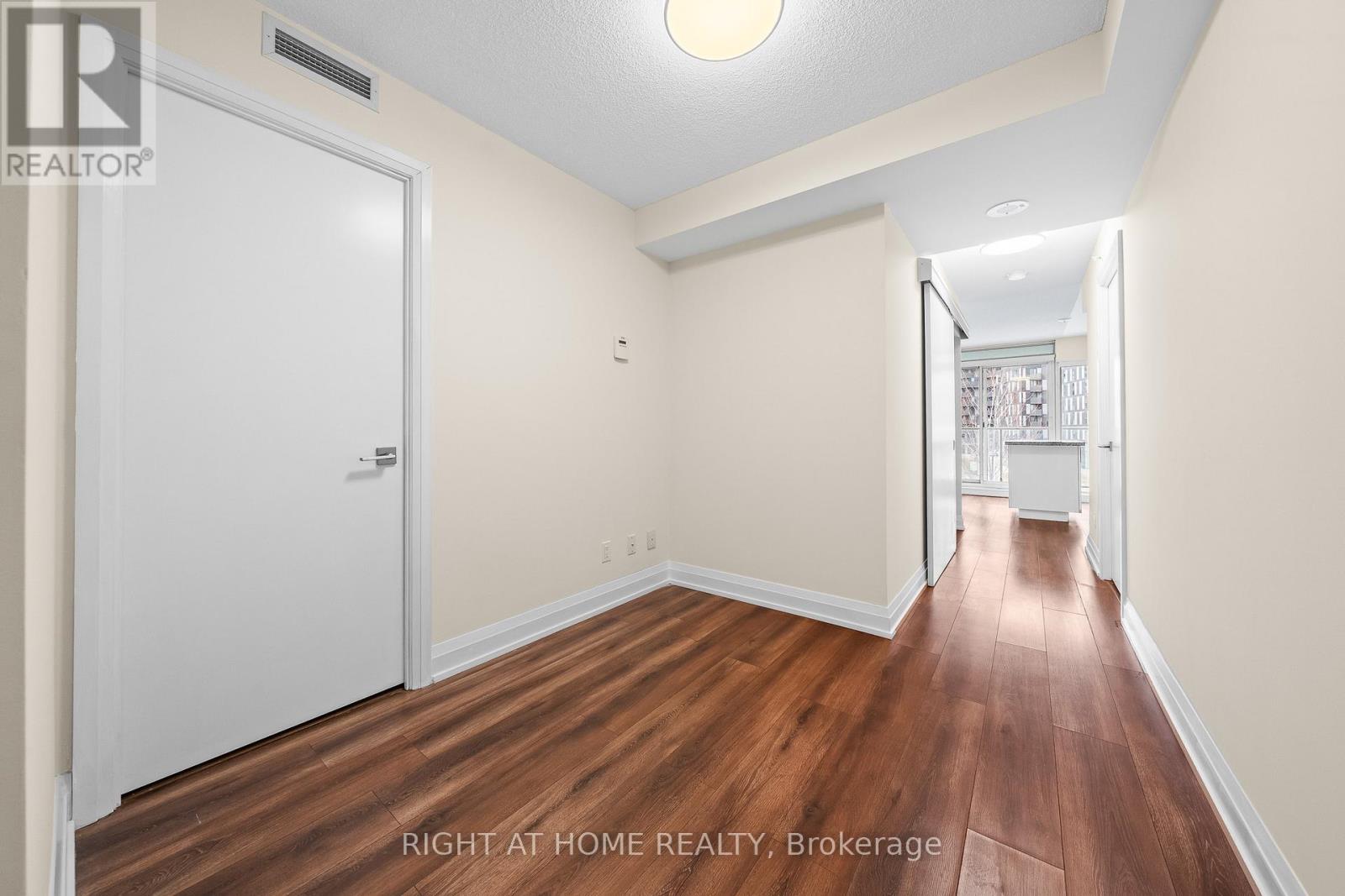 203w - 565 Wilson Avenue, Toronto, Ontario  M3H 5Y6 - Photo 2 - C12811594