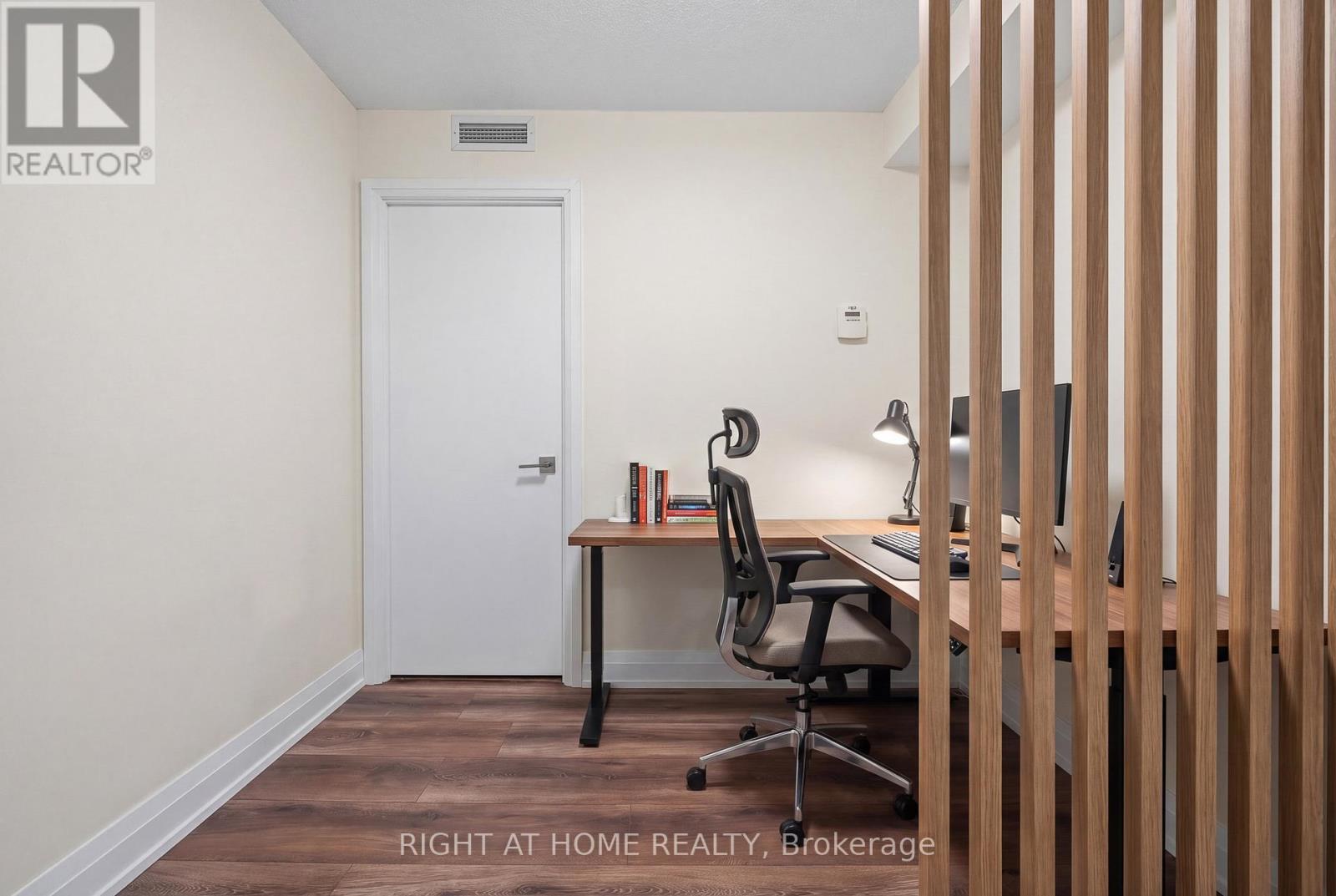 203w - 565 Wilson Avenue, Toronto, Ontario  M3H 5Y6 - Photo 3 - C12811594