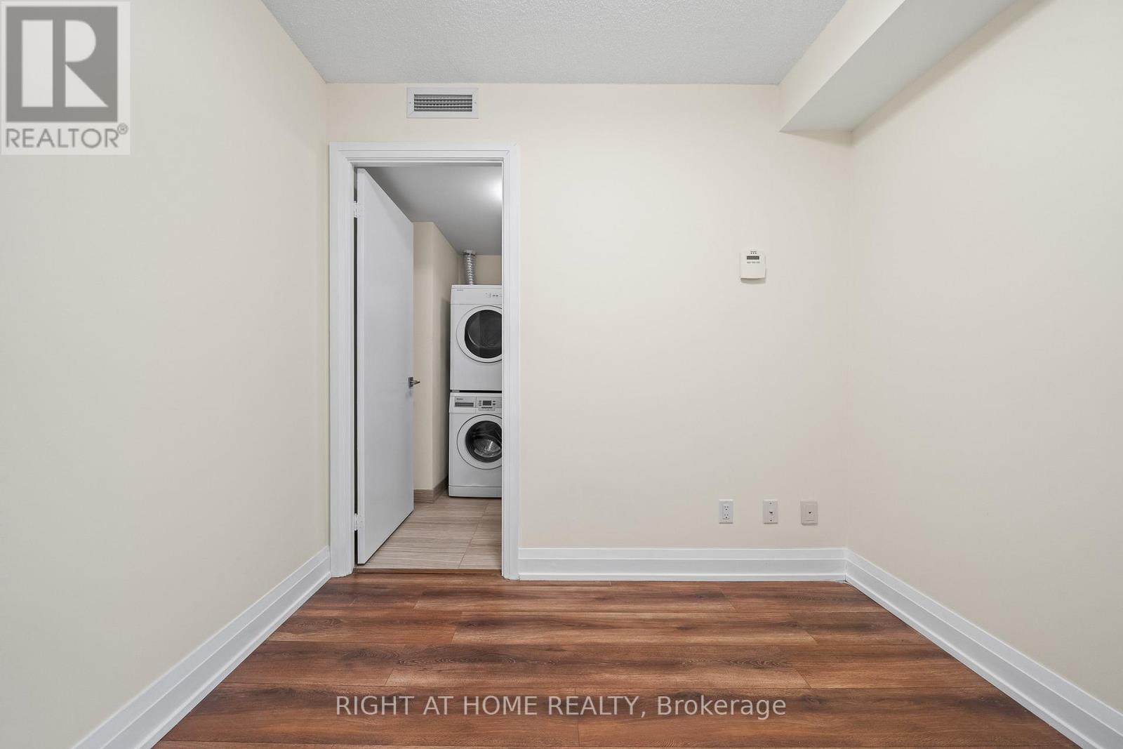 203w - 565 Wilson Avenue, Toronto, Ontario  M3H 5Y6 - Photo 6 - C12811594