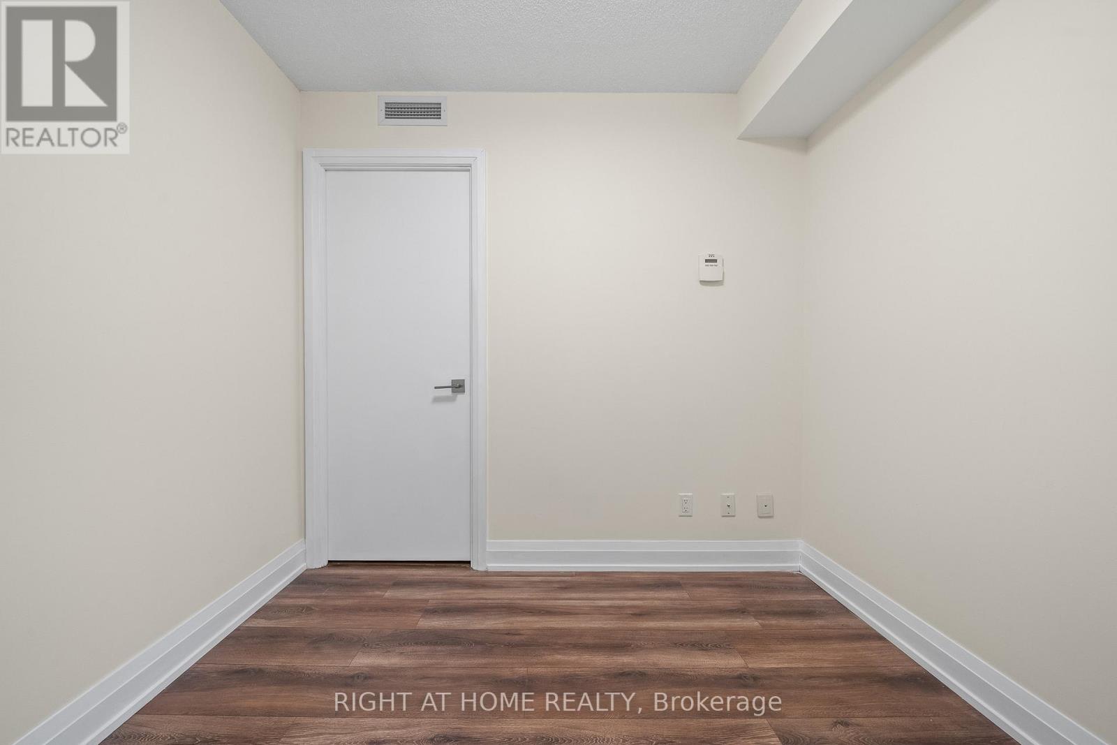 203w - 565 Wilson Avenue, Toronto, Ontario  M3H 5Y6 - Photo 5 - C12811594