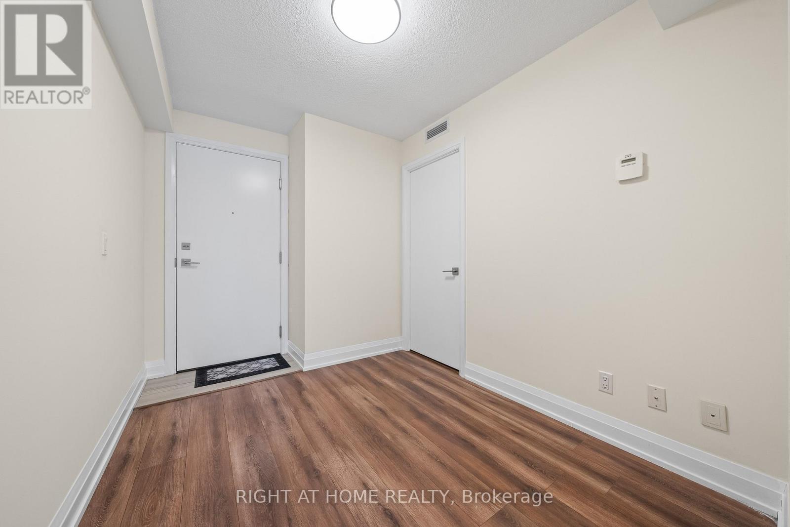 203w - 565 Wilson Avenue, Toronto, Ontario  M3H 5Y6 - Photo 8 - C12811594