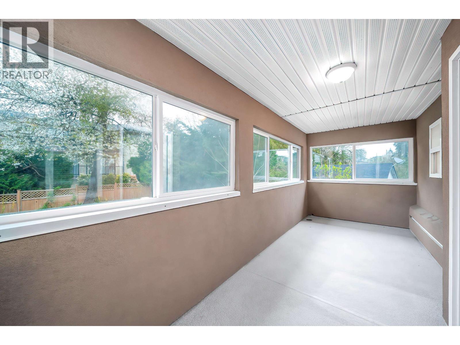 7431 14th Avenue Avenue, Burnaby, British Columbia  V3N 1Z8 - Photo 16 - R3110840