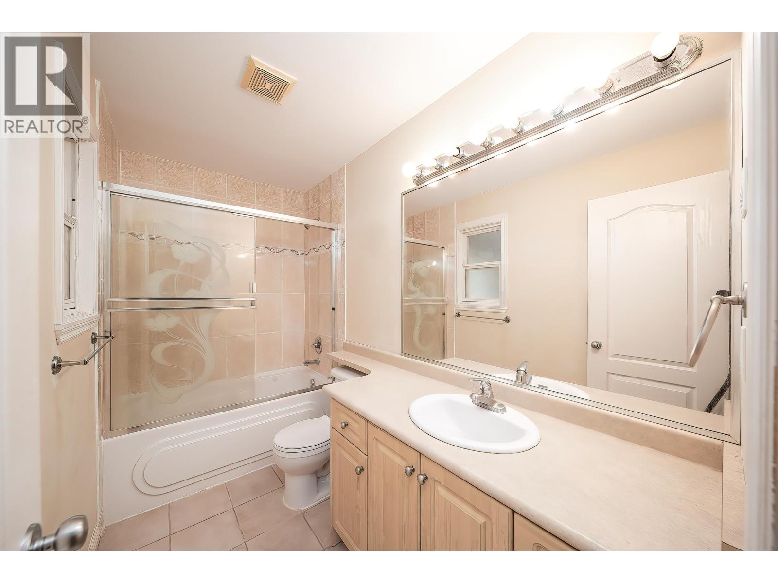 7431 14th Avenue Avenue, Burnaby, British Columbia  V3N 1Z8 - Photo 17 - R3110840