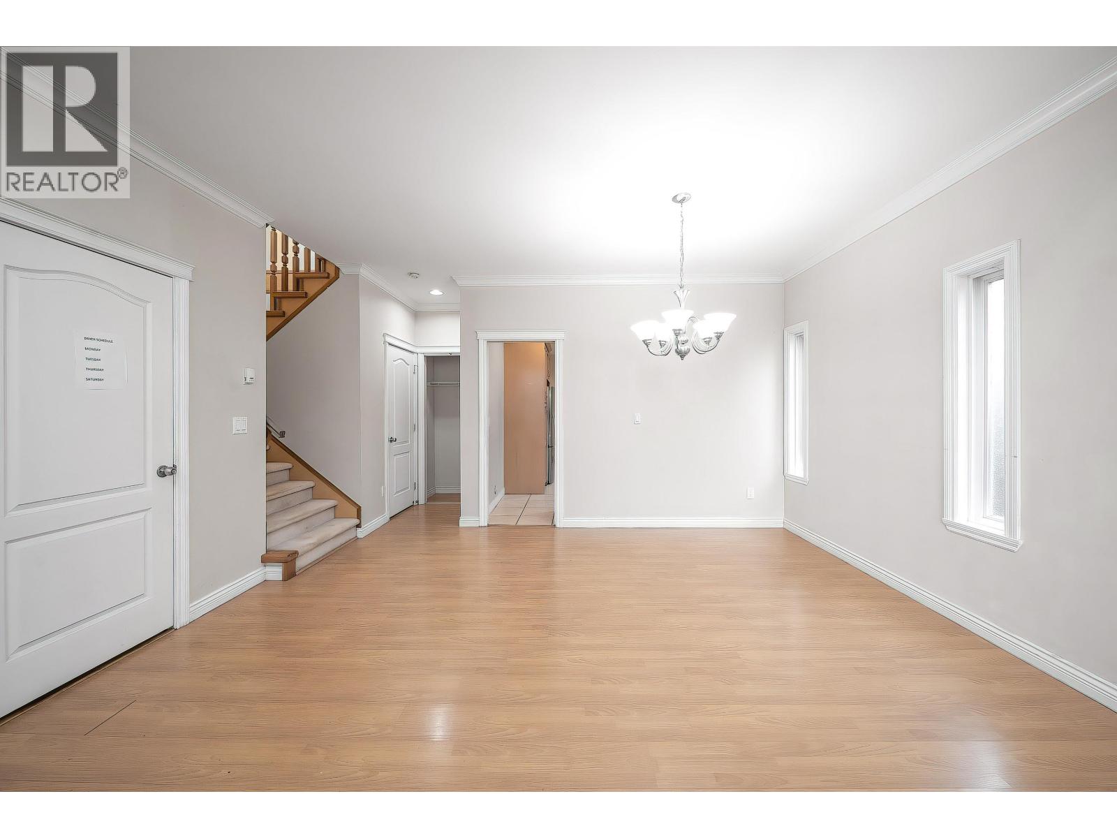 7431 14th Avenue Avenue, Burnaby, British Columbia  V3N 1Z8 - Photo 6 - R3110840