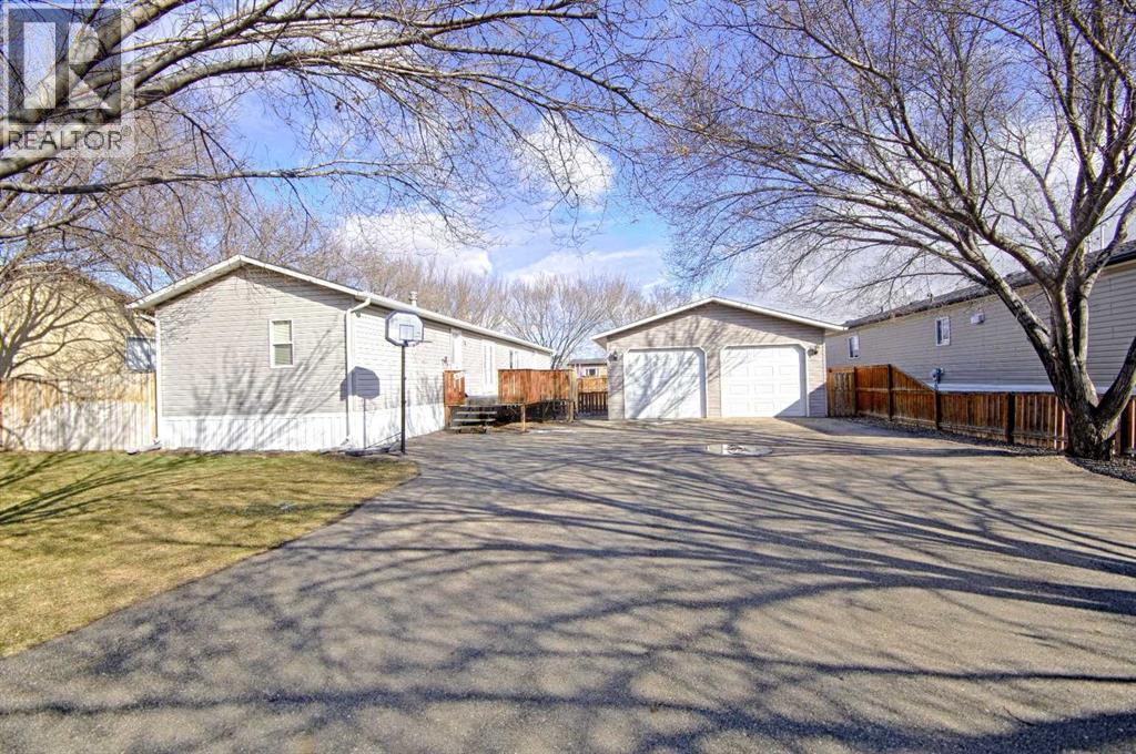 823 3 Street S, Grassy Lake, Alberta  T0K 0Z0 - Photo 2 - A2300089