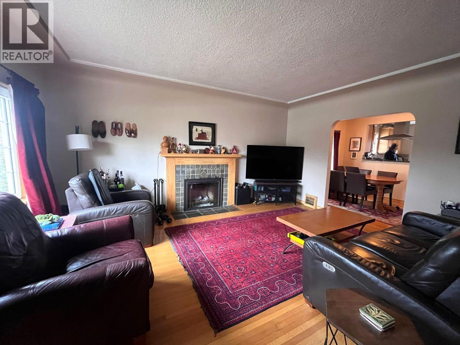 128w 20th W Main, Vancouver, British Columbia  B5Y 2C3 - Photo 3 - R3110843