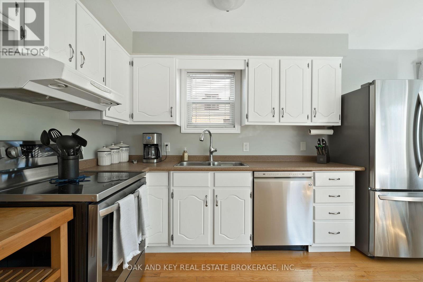 143 Golfview Road, London South, Ontario  N6C 5V4 - Photo 12 - X12993496