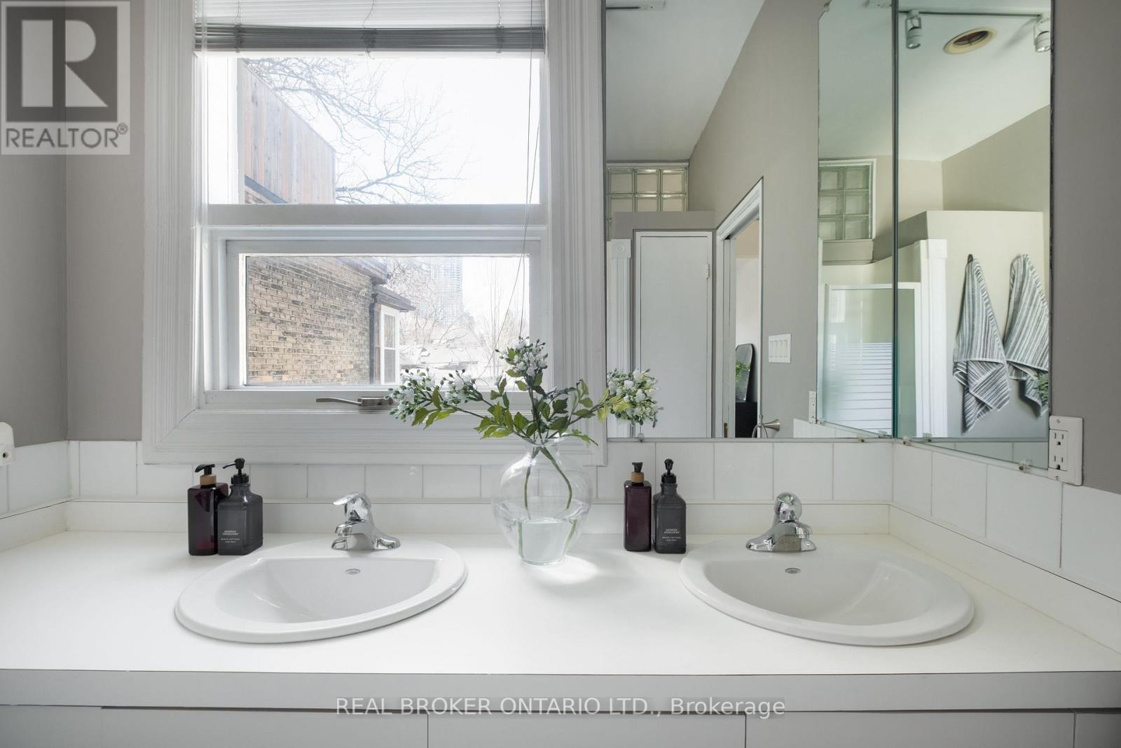 298 Berkeley Street, Toronto, Ontario  M5A 2X5 - Photo 31 - C12993502