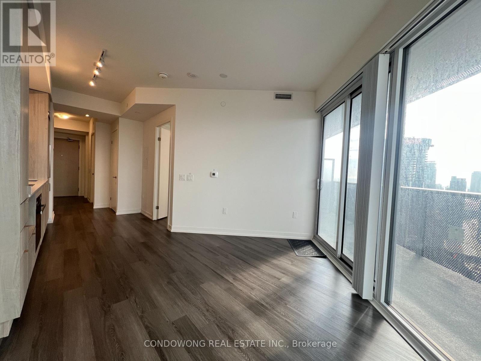 6212 - 138 Downes Street, Toronto, Ontario  M5E 0E4 - Photo 4 - C12993522