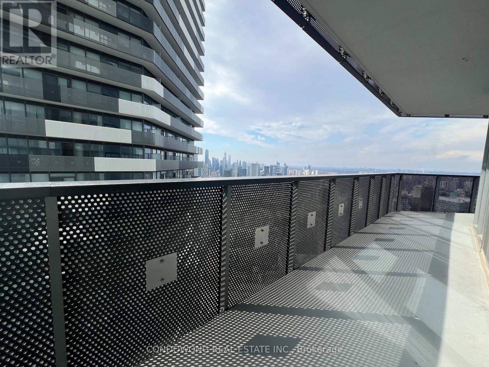 6212 - 138 Downes Street, Toronto, Ontario  M5E 0E4 - Photo 8 - C12993522