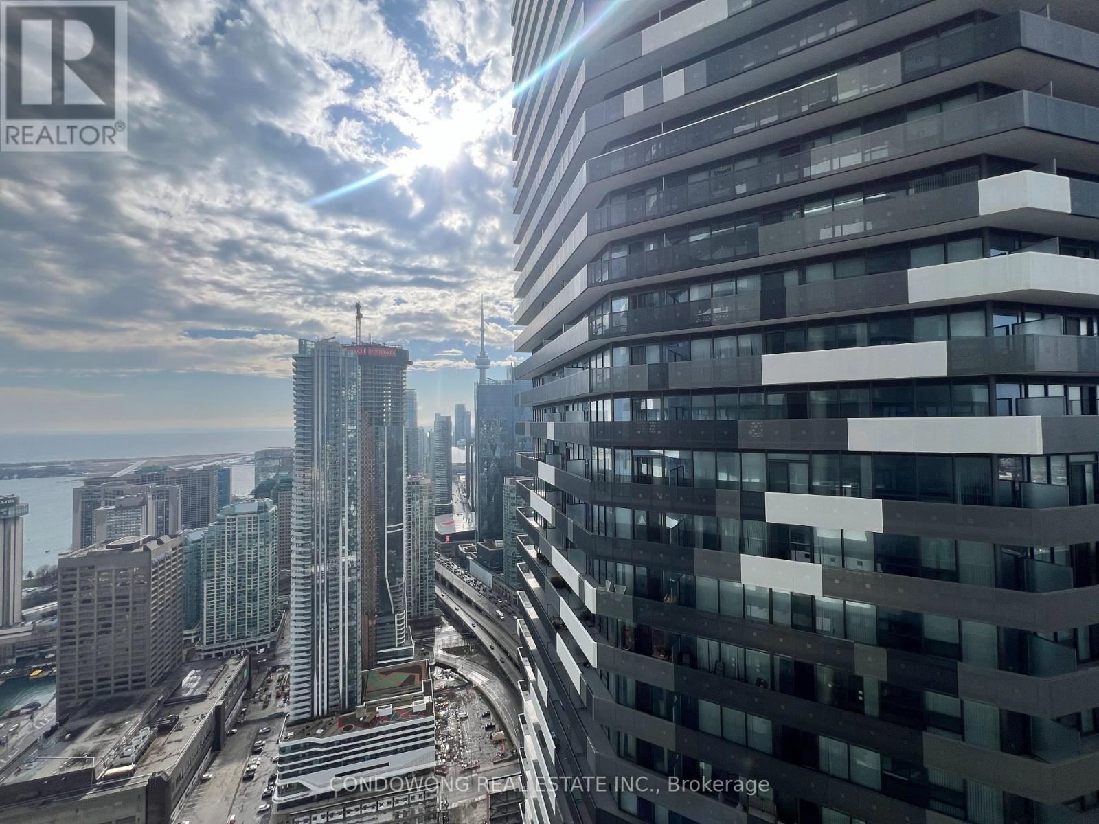 6212 - 138 Downes Street, Toronto, Ontario  M5E 0E4 - Photo 9 - C12993522