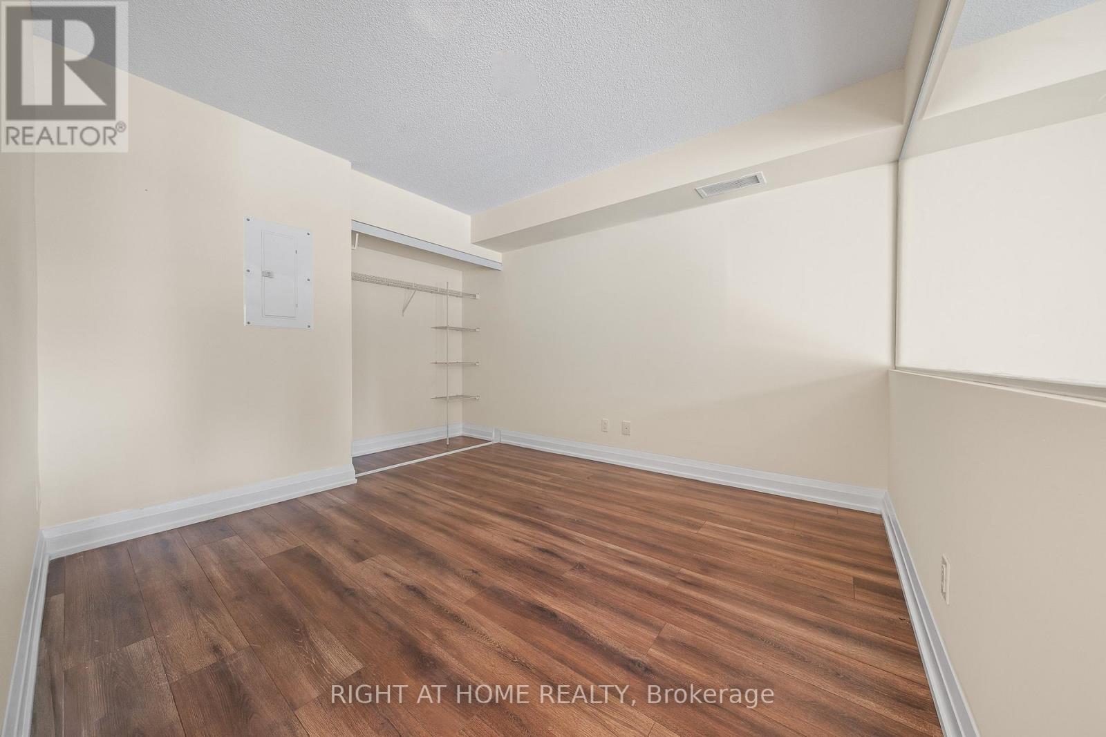 203w - 565 Wilson Avenue, Toronto, Ontario  M3H 5Y6 - Photo 22 - C12811594