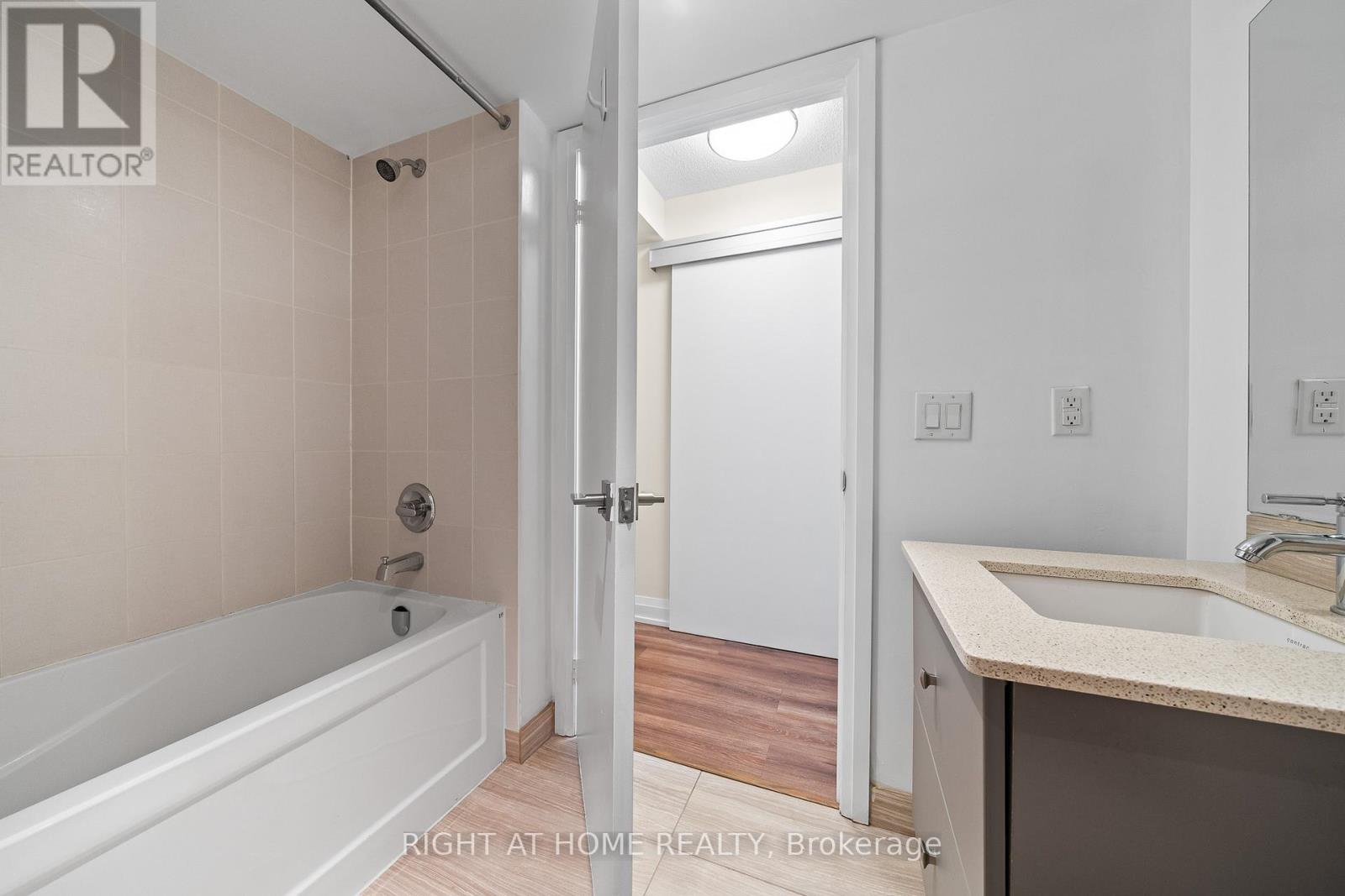 203w - 565 Wilson Avenue, Toronto, Ontario  M3H 5Y6 - Photo 25 - C12811594