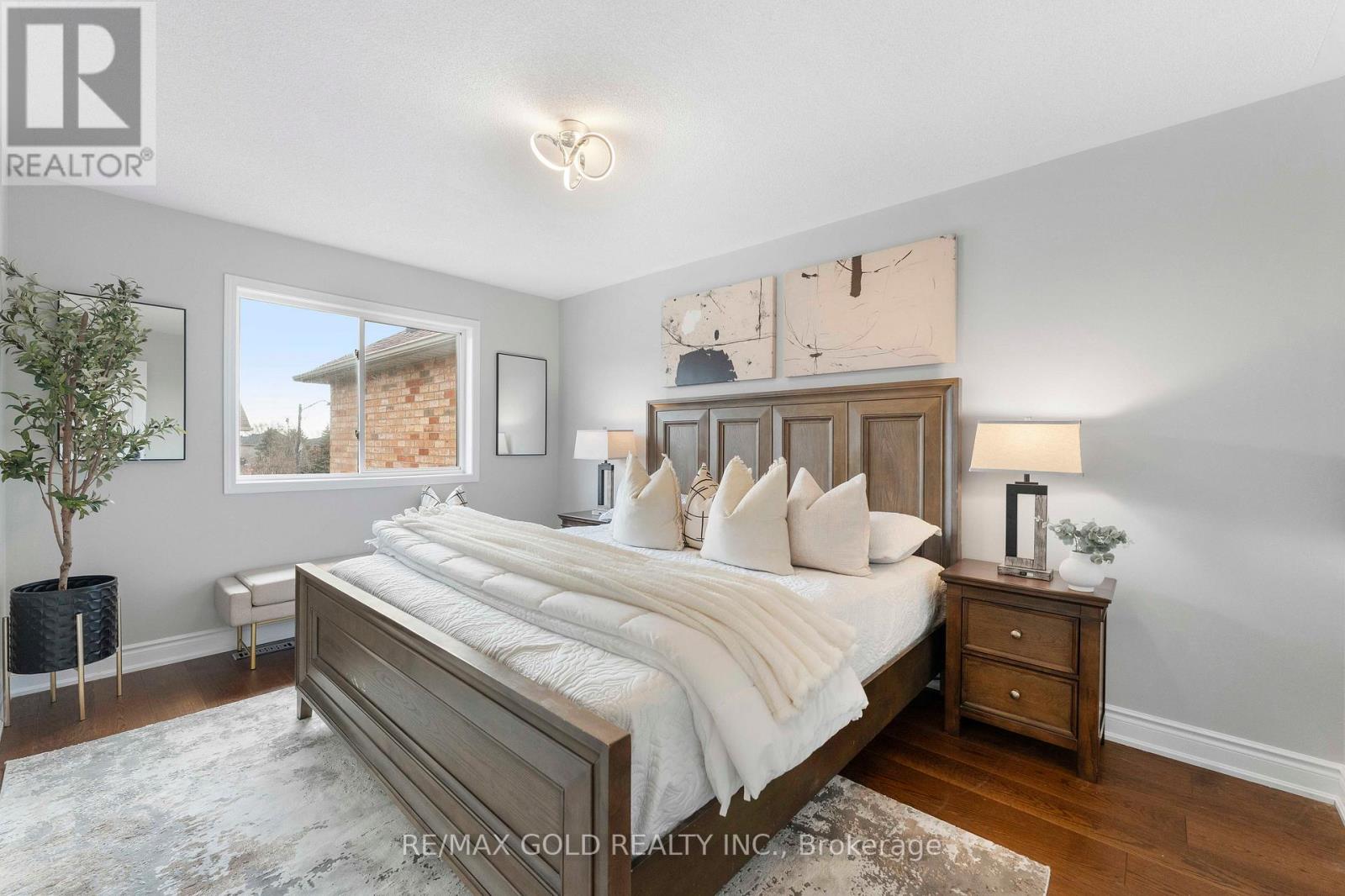 912 Delgado Drive, Mississauga, Ontario  L5V 2S4 - Photo 10 - W12881764