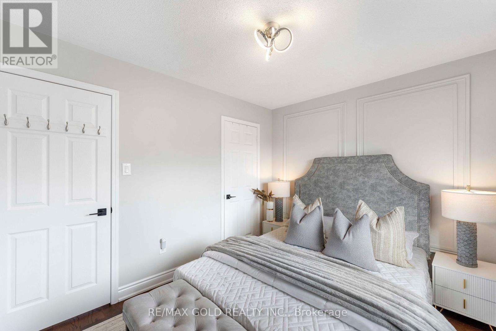 912 Delgado Drive, Mississauga, Ontario  L5V 2S4 - Photo 15 - W12881764