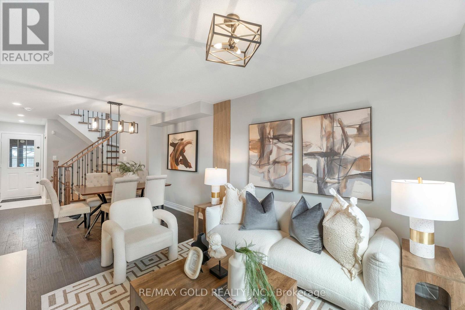 912 Delgado Drive, Mississauga, Ontario  L5V 2S4 - Photo 2 - W12881764