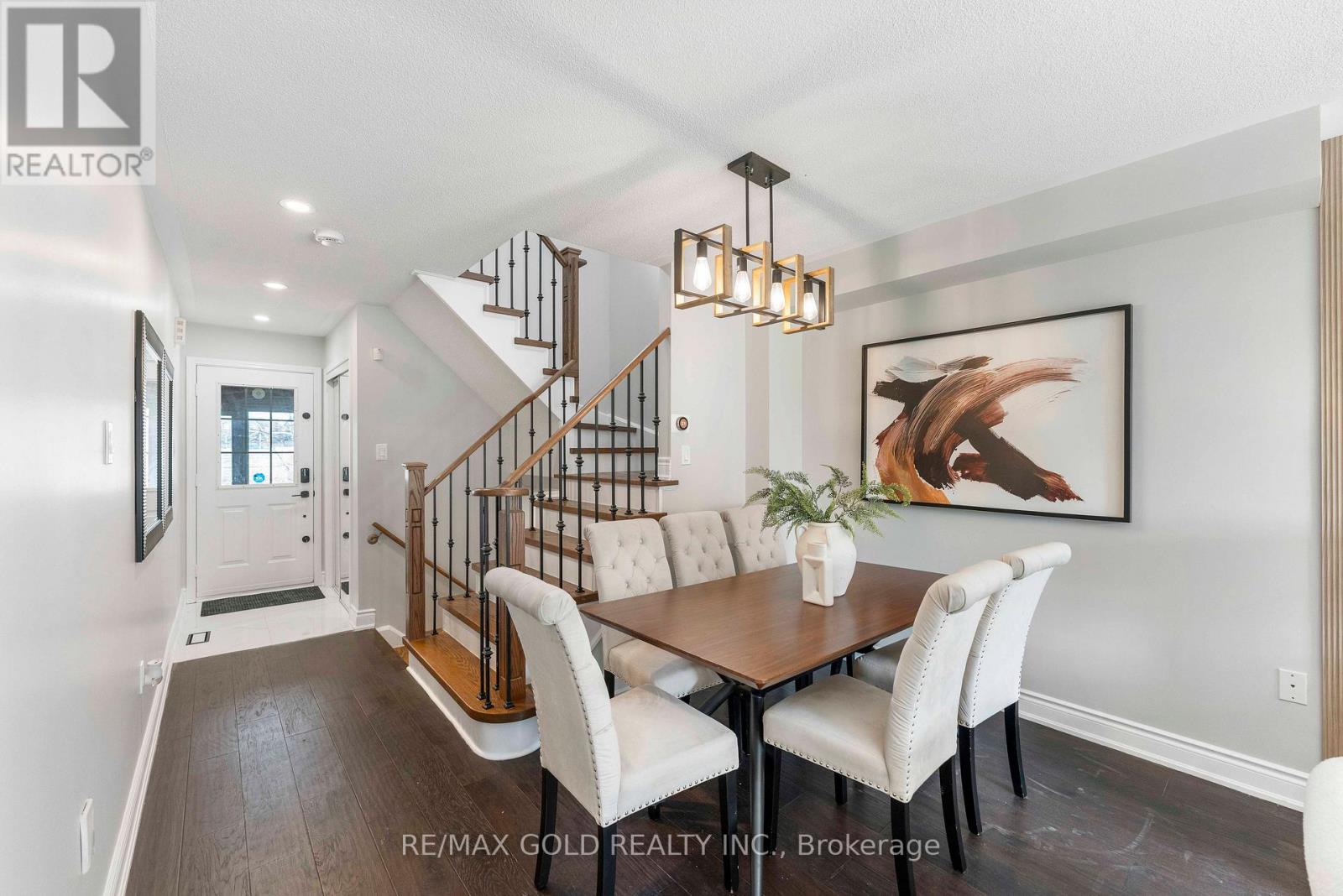 912 Delgado Drive, Mississauga, Ontario  L5V 2S4 - Photo 4 - W12881764