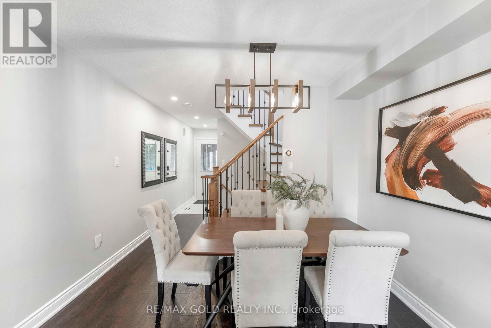 912 Delgado Drive, Mississauga, Ontario  L5V 2S4 - Photo 5 - W12881764