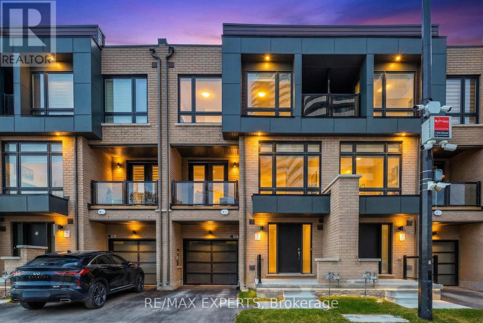 34 Dandara Gate, Vaughan, Ontario  L4L 0B6 - Photo 1 - N12993506