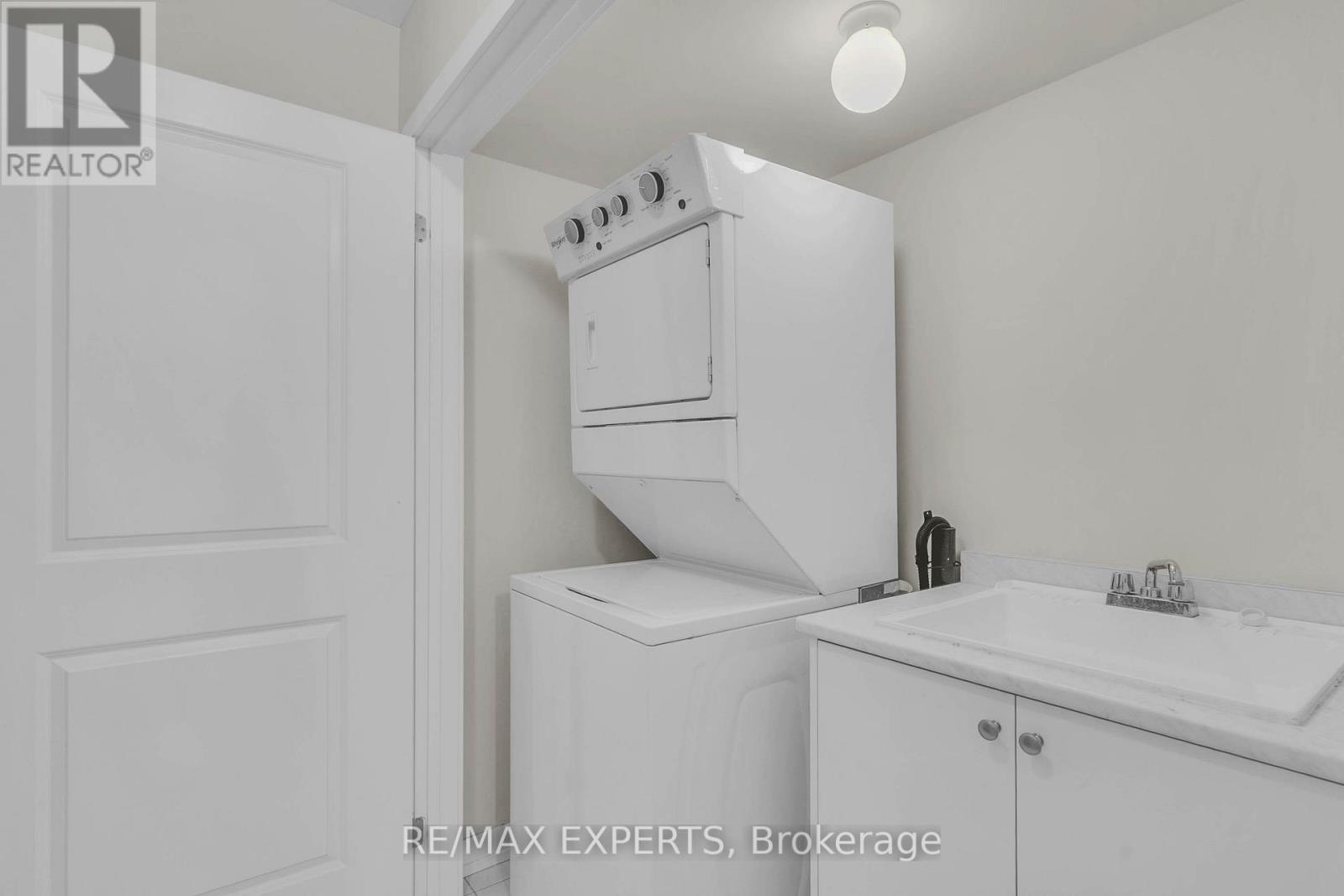 34 Dandara Gate, Vaughan, Ontario  L4L 0B6 - Photo 10 - N12993506