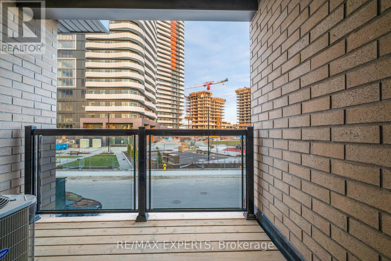 34 Dandara Gate, Vaughan, Ontario  L4L 0B6 - Photo 20 - N12993506