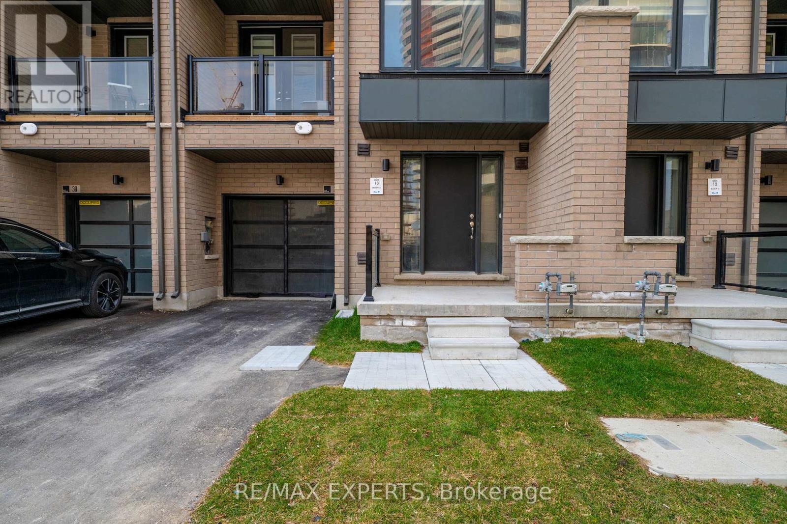 34 Dandara Gate, Vaughan, Ontario  L4L 0B6 - Photo 5 - N12993506