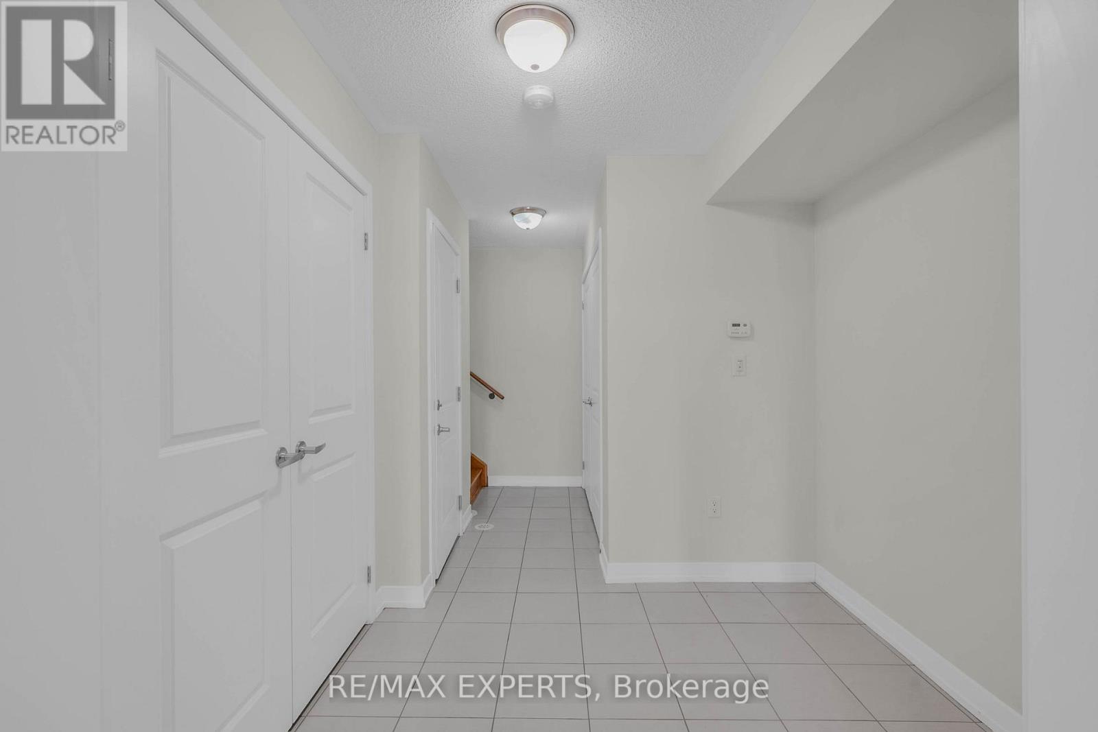 34 Dandara Gate, Vaughan, Ontario  L4L 0B6 - Photo 9 - N12993506