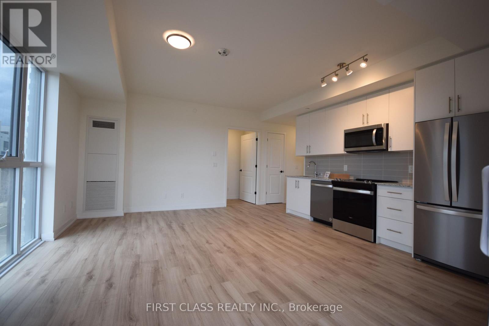 311 - 345 Wheat Boom Drive, Oakville, Ontario  L6H 7X5 - Photo 11 - W12993492