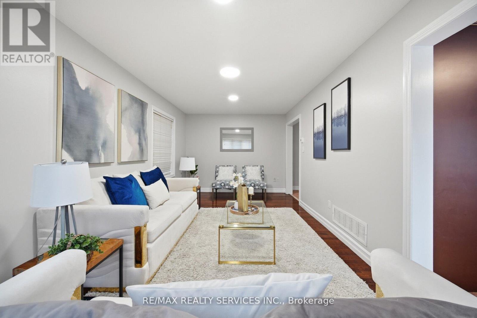 47 Twin Pines Crescent, Brampton, Ontario  L7A 1M8 - Photo 8 - W12993494