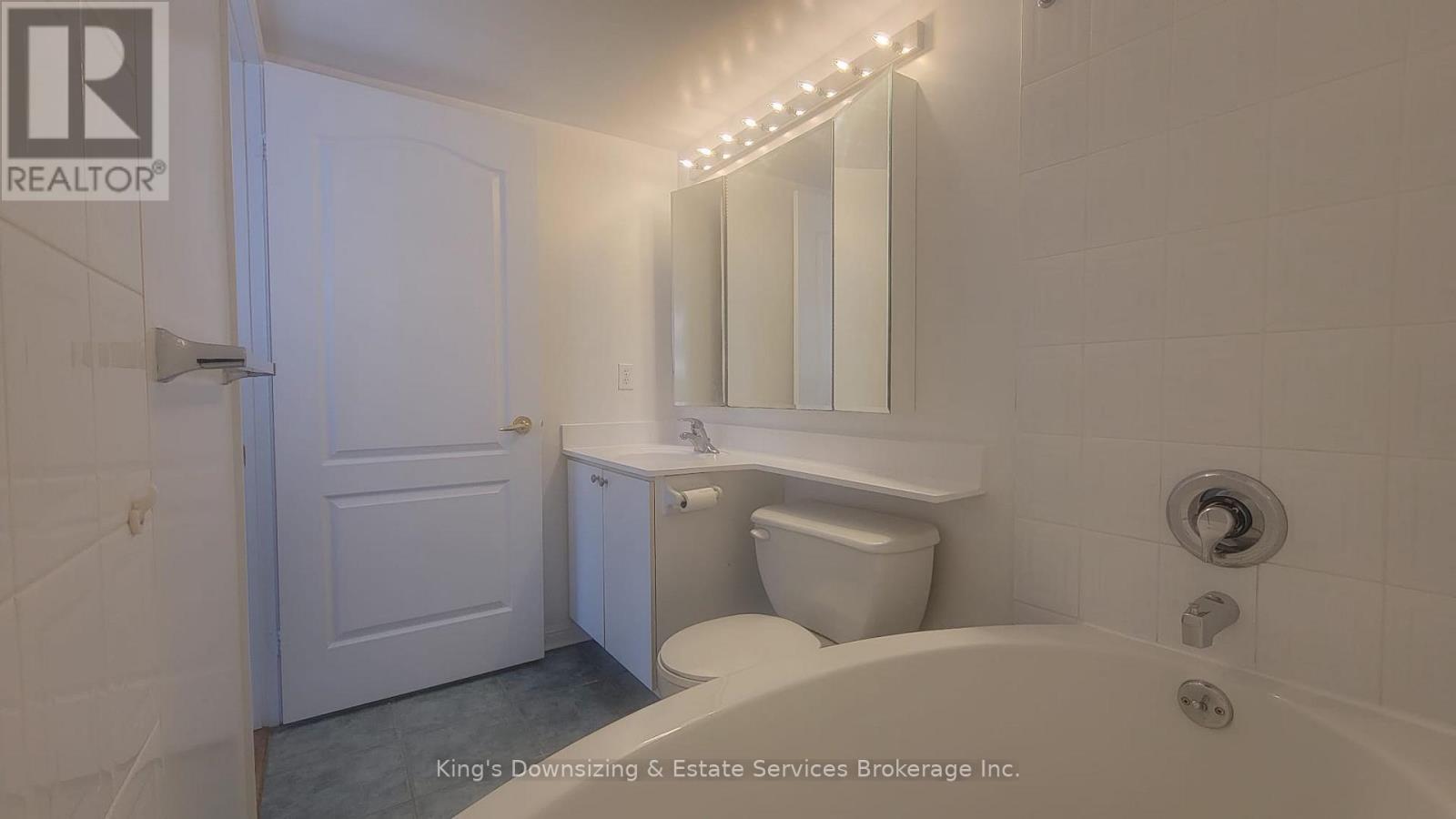 409 - 1150 Parkwest Place, Mississauga, Ontario L5E 3K4 - Photo 18 - W12993520