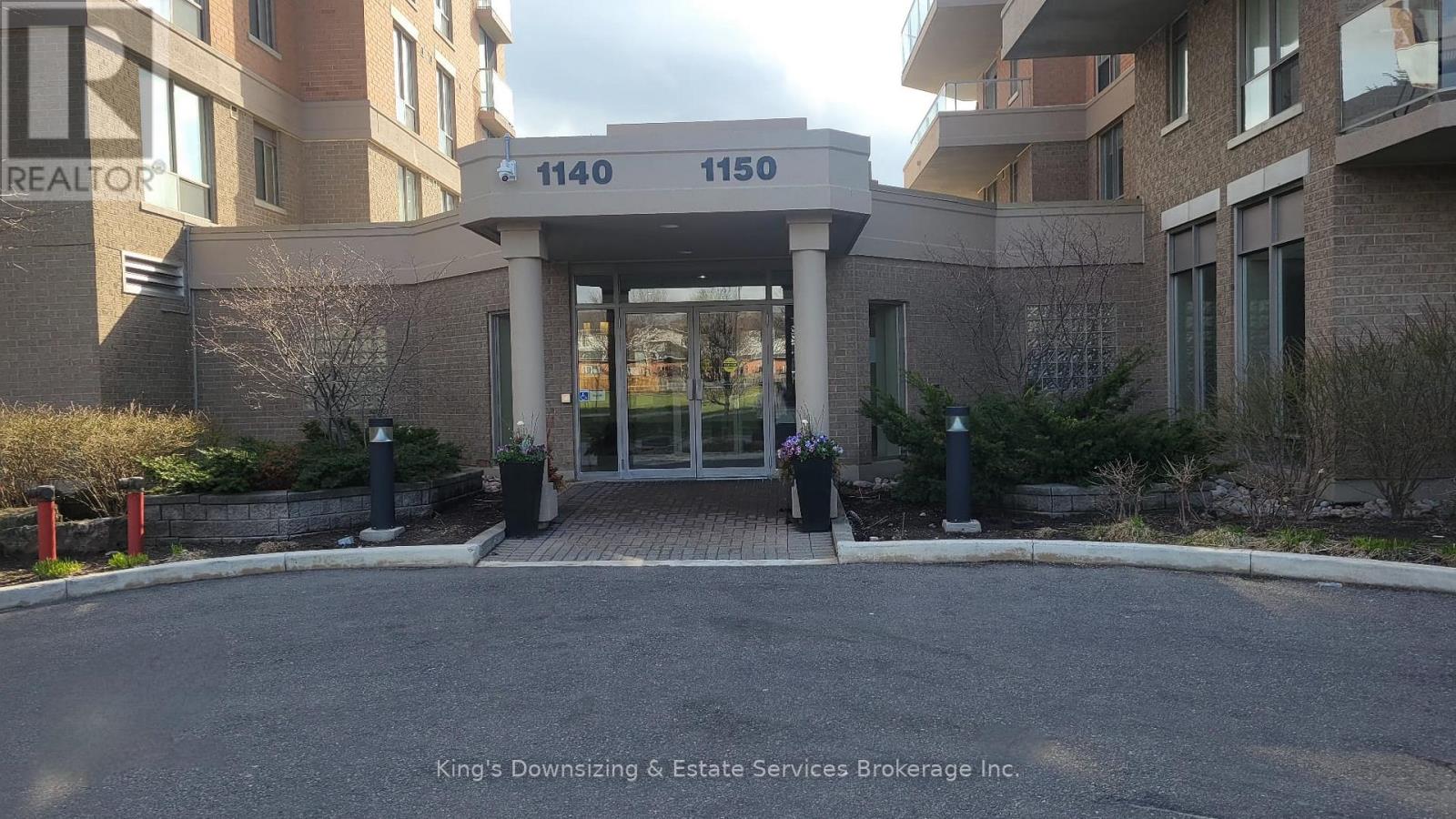 409 - 1150 Parkwest Place, Mississauga, Ontario L5E 3K4 - Photo 2 - W12993520