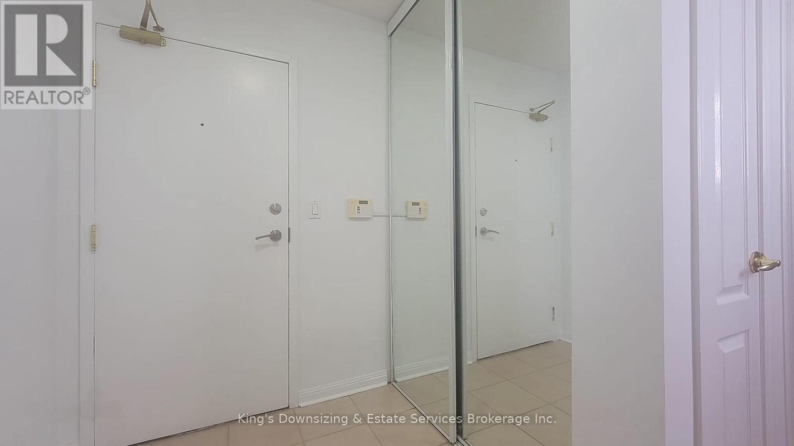 409 - 1150 Parkwest Place, Mississauga, Ontario L5E 3K4 - Photo 7 - W12993520