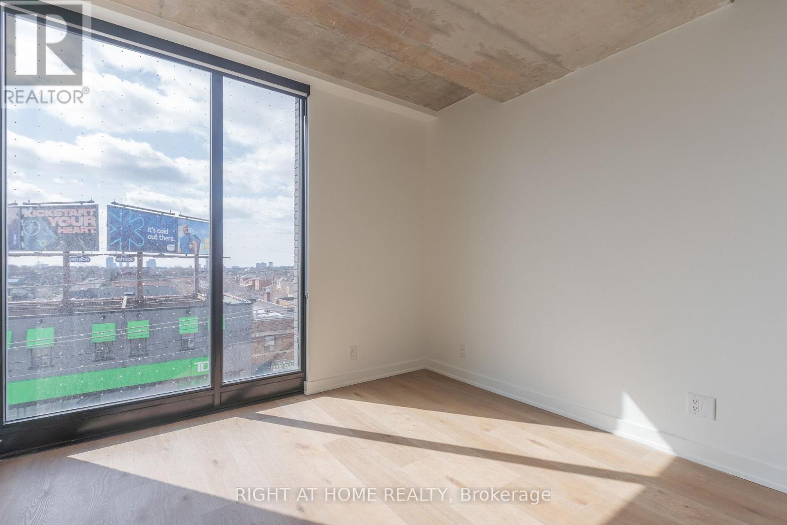 401 - 7 Fairbank Avenue W, Toronto, Ontario  M6E 3Y5 - Photo 10 - W12993524