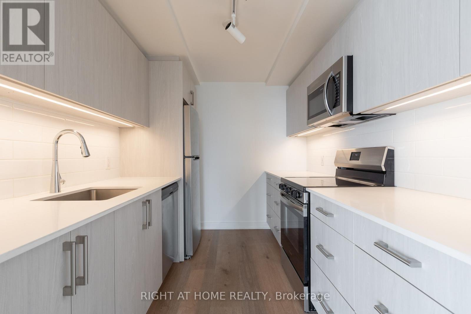 401 - 7 Fairbank Avenue W, Toronto, Ontario  M6E 3Y5 - Photo 14 - W12993524