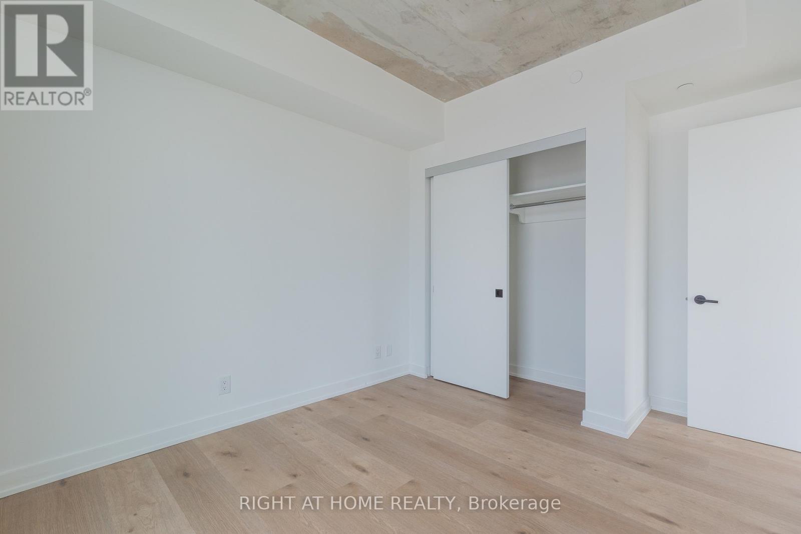 401 - 7 Fairbank Avenue W, Toronto, Ontario  M6E 3Y5 - Photo 22 - W12993524