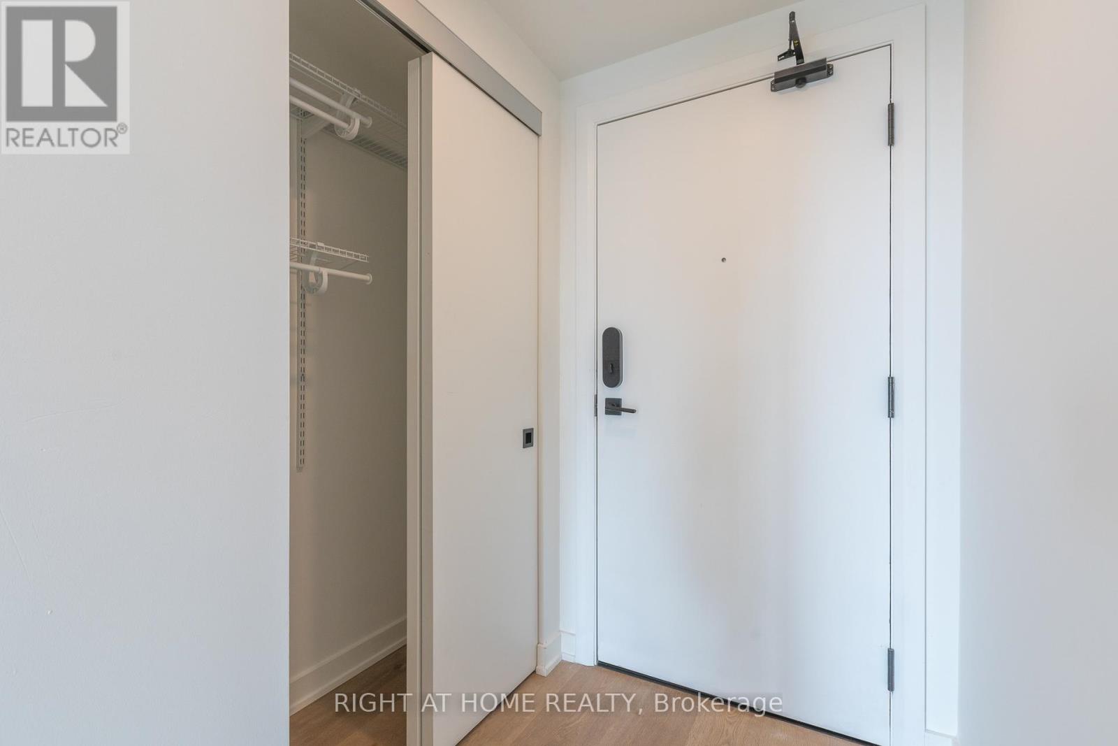 401 - 7 Fairbank Avenue W, Toronto, Ontario  M6E 3Y5 - Photo 3 - W12993524