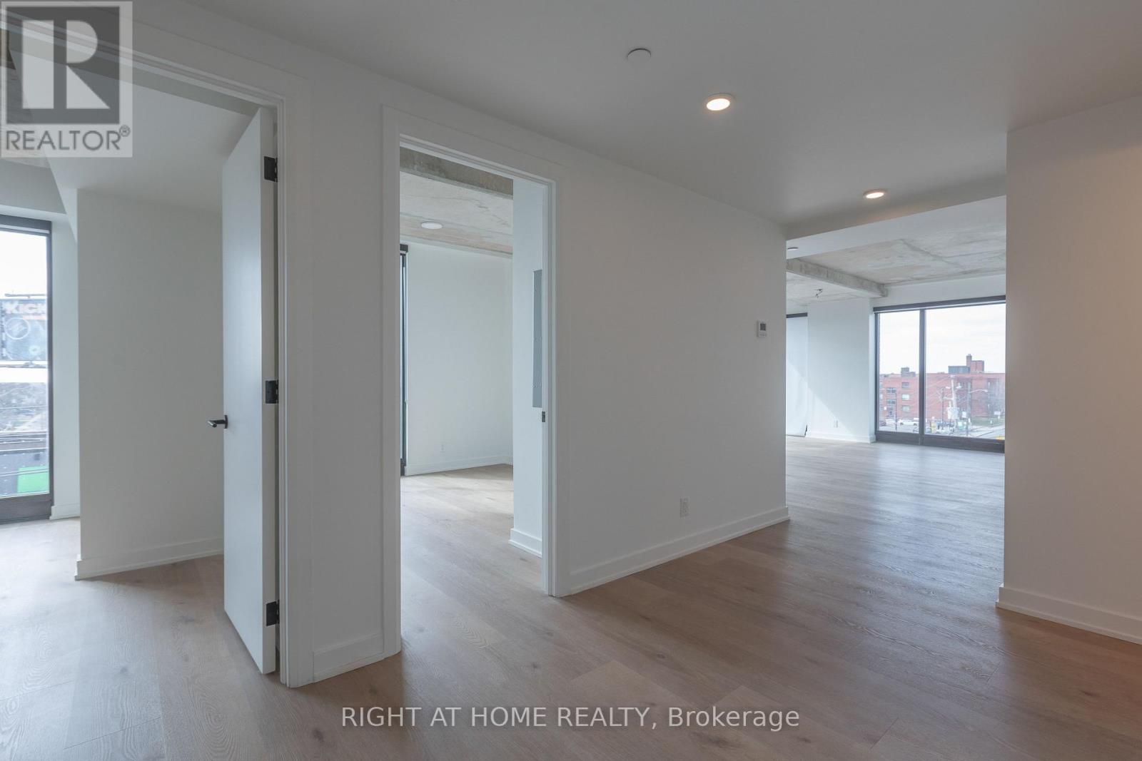 401 - 7 Fairbank Avenue W, Toronto, Ontario  M6E 3Y5 - Photo 4 - W12993524