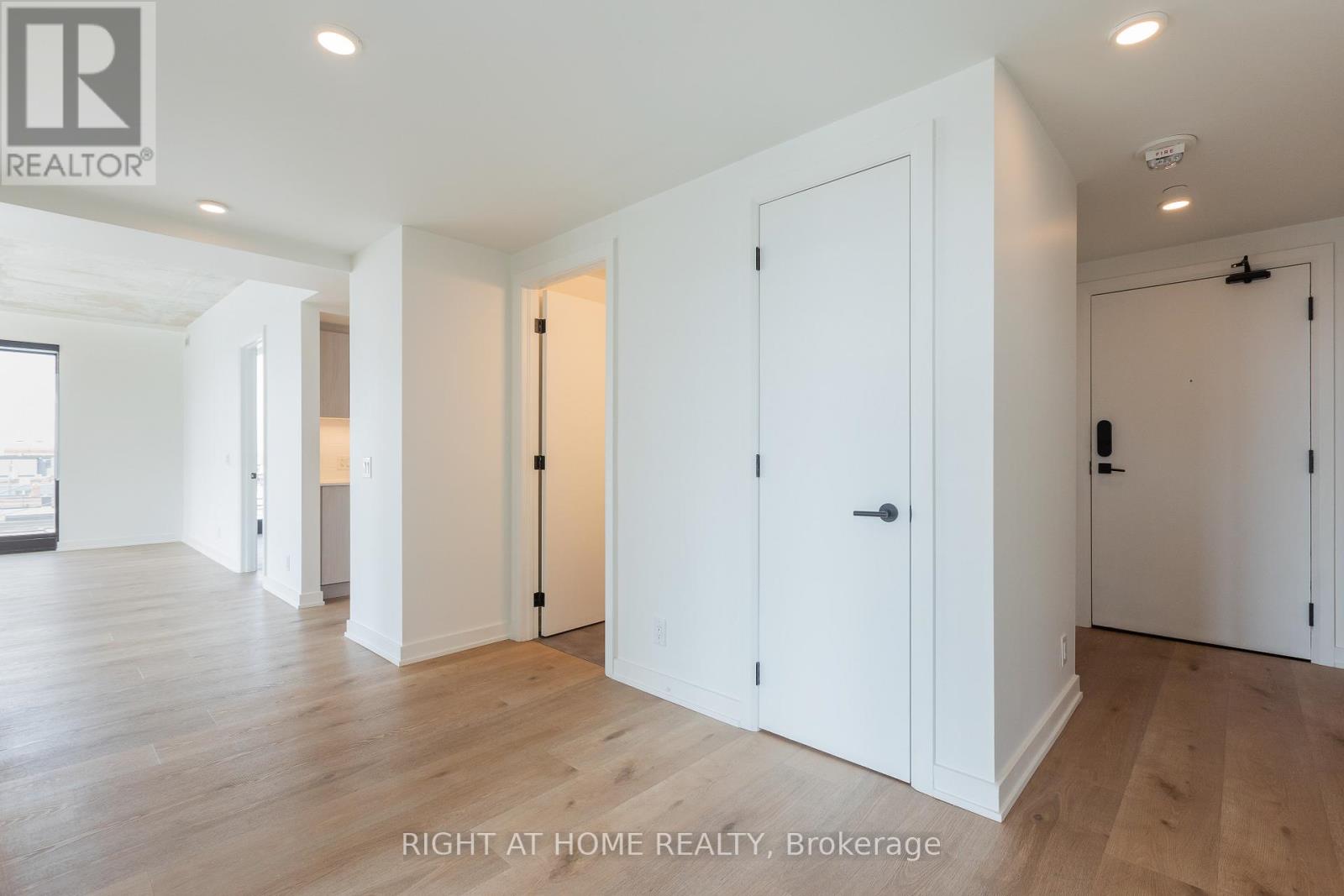 401 - 7 Fairbank Avenue W, Toronto, Ontario  M6E 3Y5 - Photo 8 - W12993524