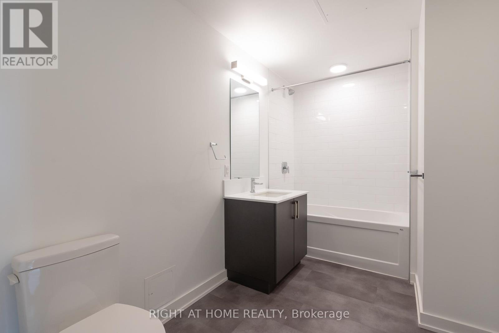 503 - 7 Fairbank Avenue W, Toronto, Ontario  M6E 3Y5 - Photo 5 - W12993526