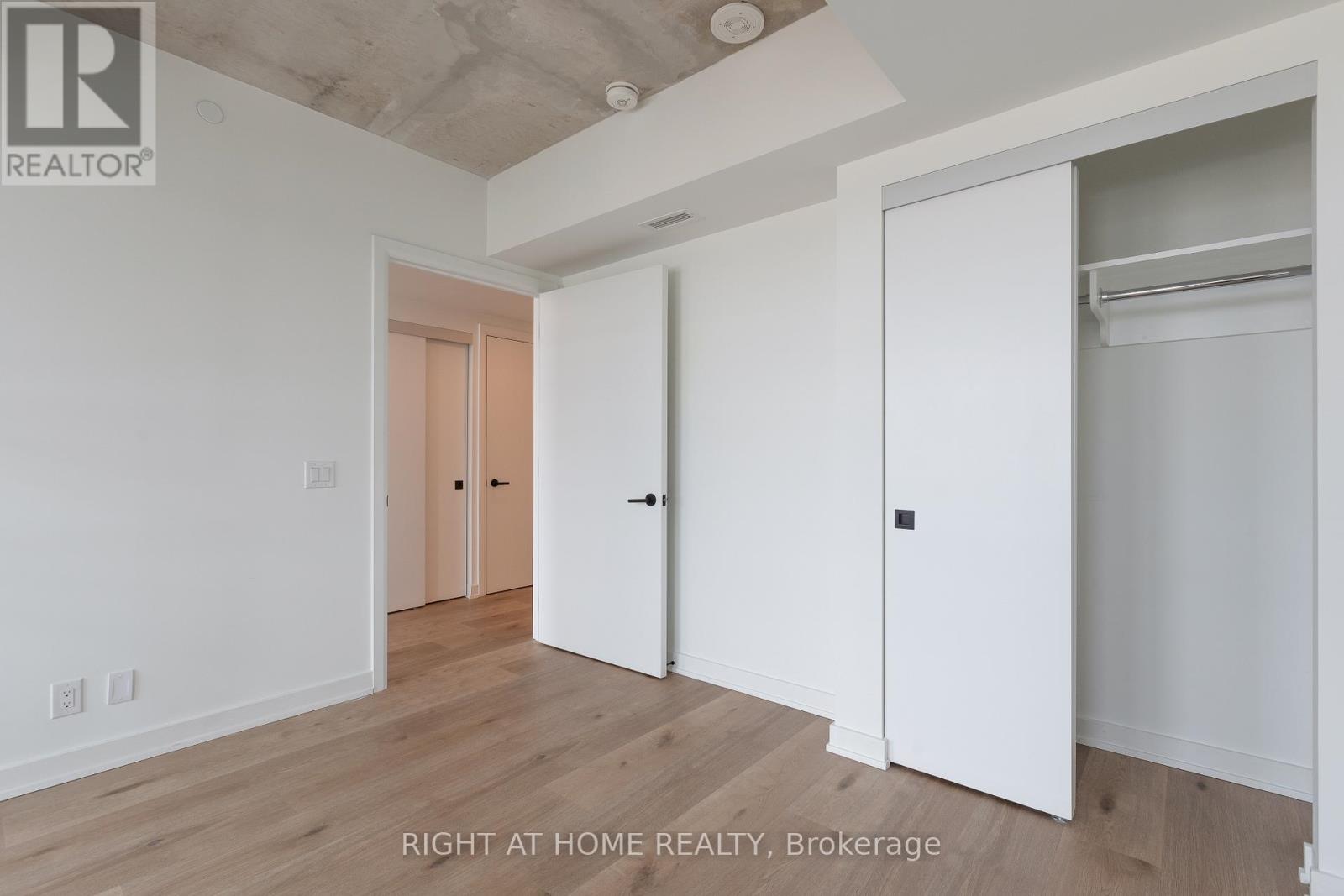 503 - 7 Fairbank Avenue W, Toronto, Ontario  M6E 3Y5 - Photo 8 - W12993526