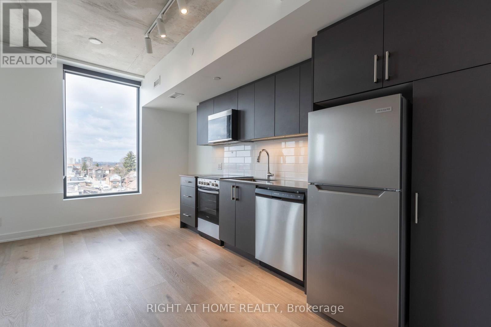 503 - 7 Fairbank Avenue W, Toronto, Ontario  M6E 3Y5 - Photo 9 - W12993526