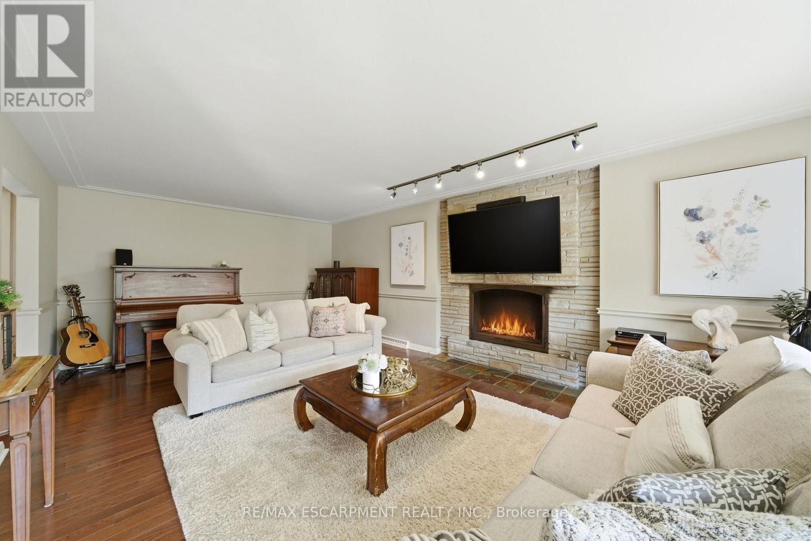 6 Summit Circle, Norfolk, Ontario N3Y 3K8 - Photo 8 - X12993510