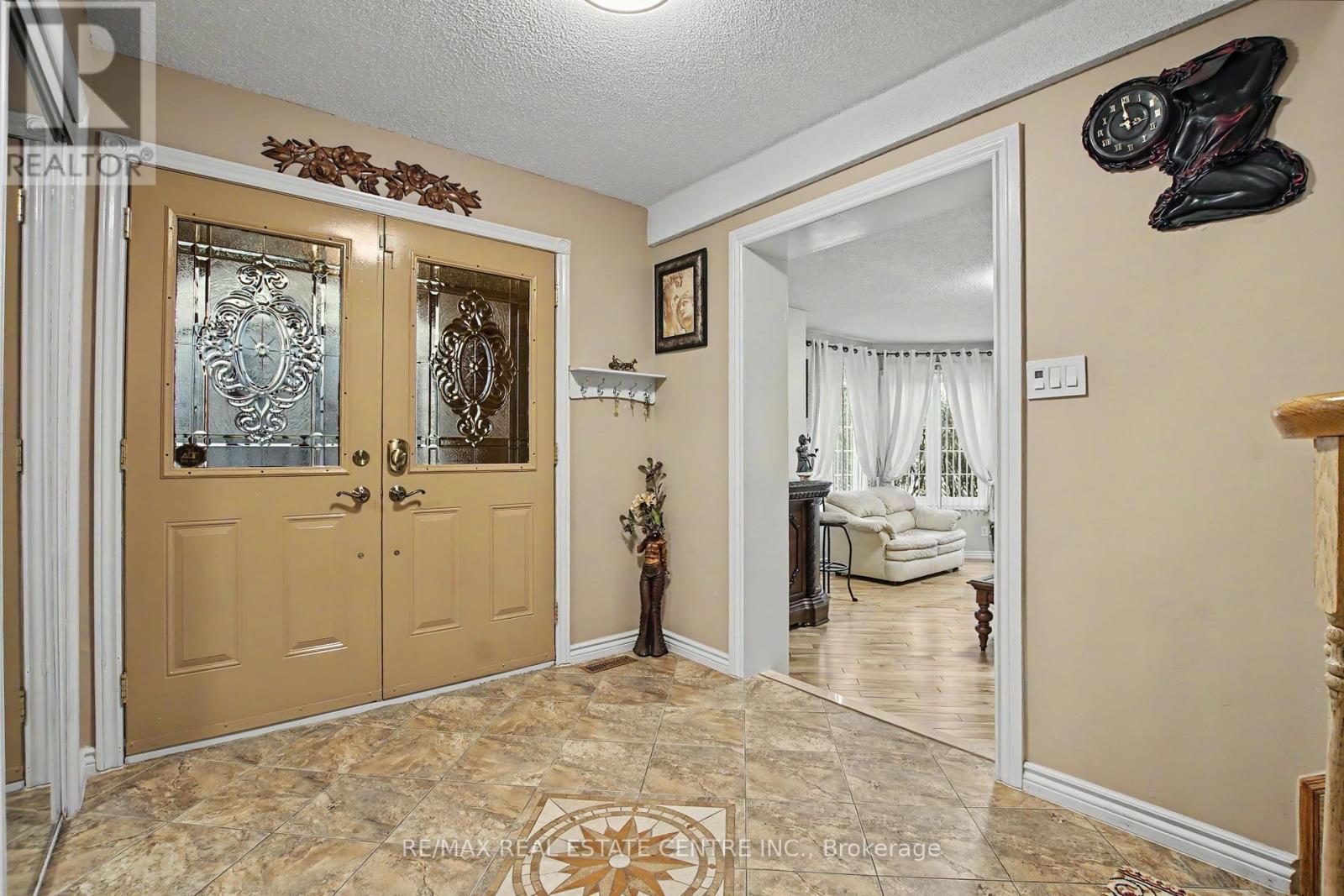 342 Saginaw Parkway, Cambridge, Ontario N1T 1R8 - Photo 4 - X12993514