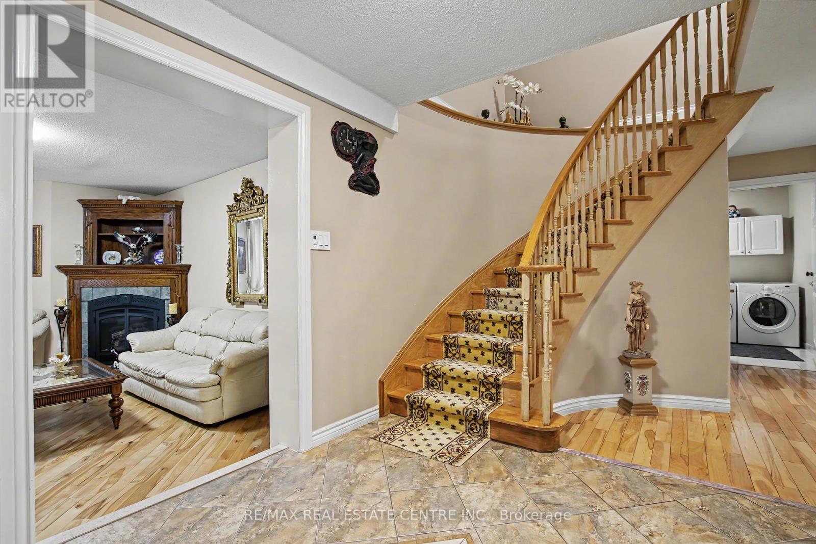 342 Saginaw Parkway, Cambridge, Ontario N1T 1R8 - Photo 5 - X12993514