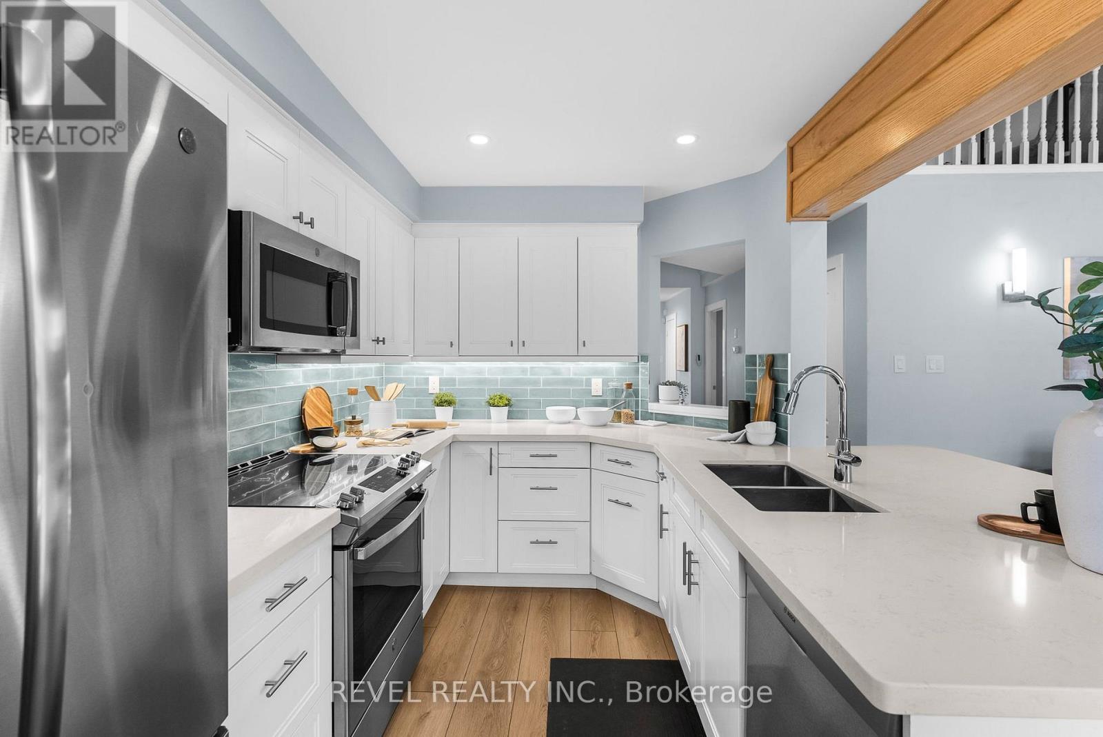 12 Hirshfield Lane, Ajax, Ontario L1T 4Z7 - Photo 11 - E12929924