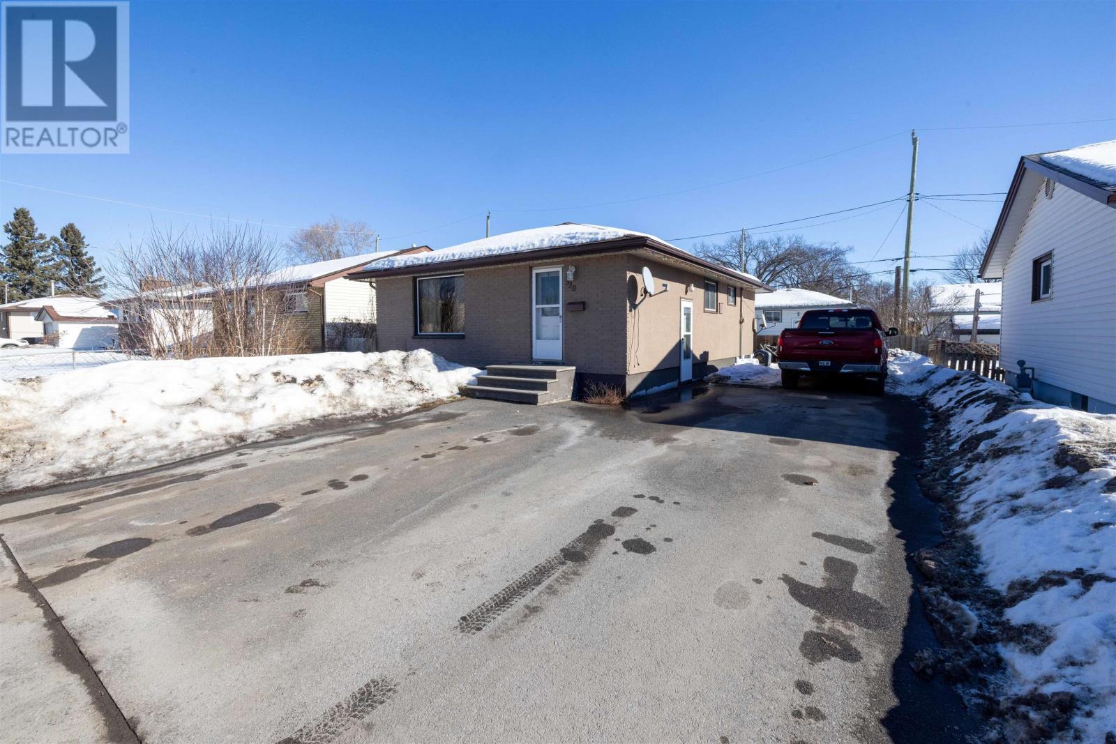 330 Edward St N, Thunder Bay, Ontario  P7C 4P2 - Photo 3 - TB2600689